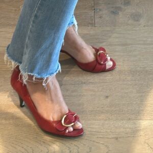 VIA UNO Brazilian leather shoes. EUC. Size 39 EU - fits like 8 US.